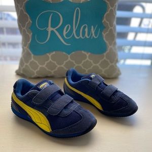 Boys Navy/Yellow Puma Sneakers Size 11.5
